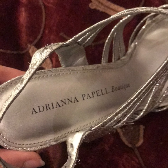 Silver heels - Picture 2 of 3